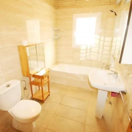 Casa Denia, 3 Dormitorios, 6 Personas - Es-219-2 *